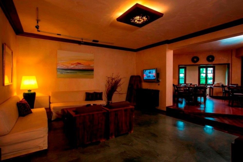 Katogi Averoff Hotel & Winery 美特索文 外观 照片