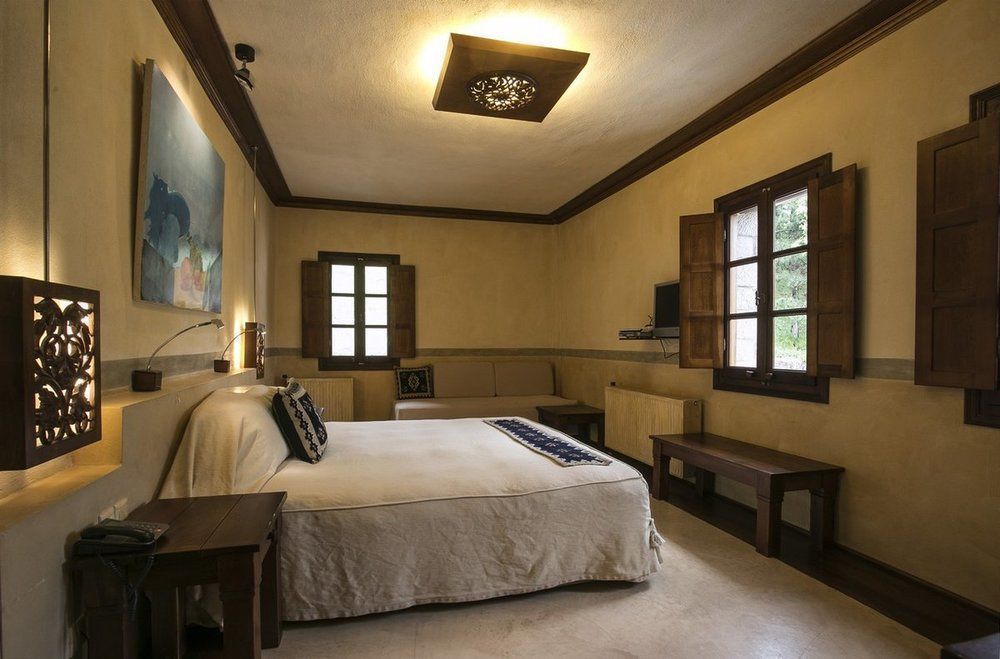 Katogi Averoff Hotel & Winery 美特索文 外观 照片