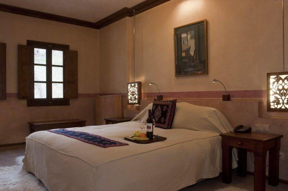 Katogi Averoff Hotel & Winery 美特索文 外观 照片